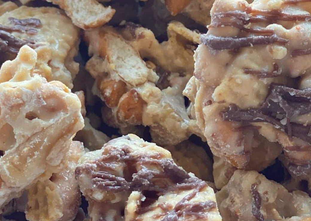 Chunk Nibbles Chocolate Sweet & Salty